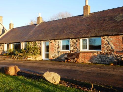 Eyemouth House | Pet-Friendly Crofters Cottage at Press Mains Farm