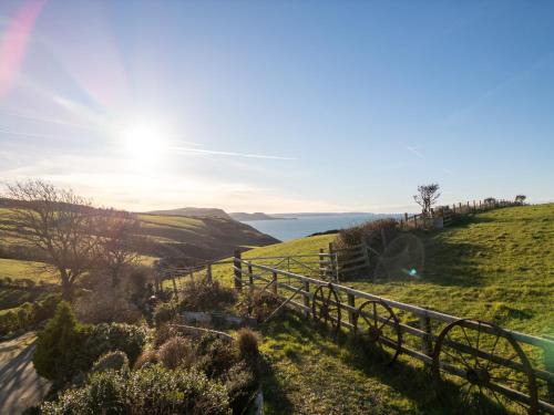 New Quay House | Family-Friendly Retreat at Crogal Stable - 4 Star Comfort