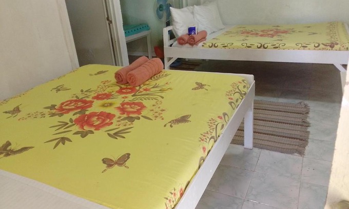 Oslob Bed & Breakfast | Discover Cronin Residence: Pet-Friendly 4-Star Getaway