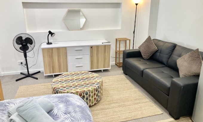 Cronulla Apartment | Cozy Cronulla CBD Studio Steps from the Beach