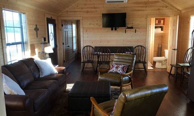 Hamilton Cabin | Experience Comfort at Crooked Creek Ranch Cabin 5