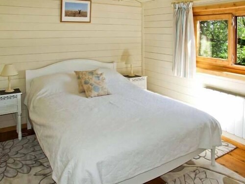 Pershore Cabin | Family-Friendly Cropvale Lodge in Beautiful Pershore