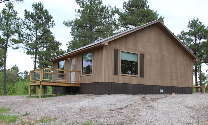 Murfreesboro Cabin | Discover Crosscut Cabins: Ideal for Hiking & Family Fun!