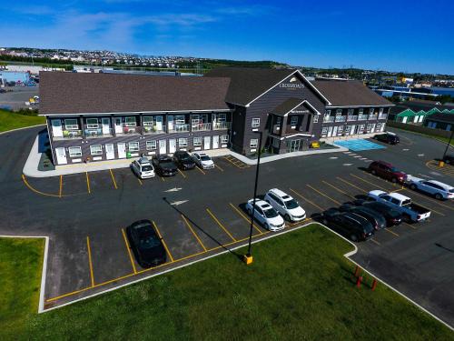 Paradise Hotel | Discover Crossroads Inn & Suites: 4-Star Family Retreat
