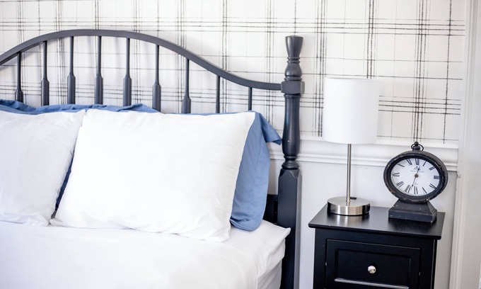 Francestown Cabin | Cozy Queen Room 07 - Perfect for Family Getaways