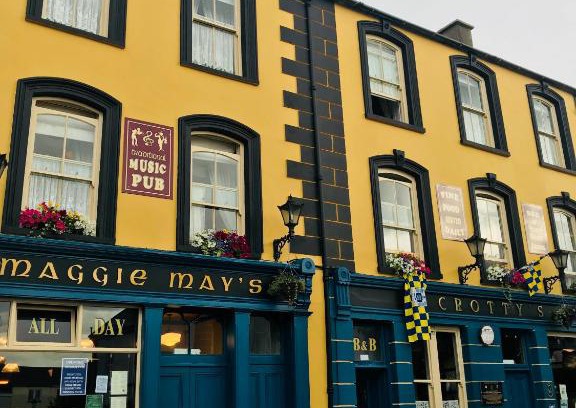 Kilrush Bed & Breakfast | Inviting Crotty's Pub & Accommodation with Breakfast Included