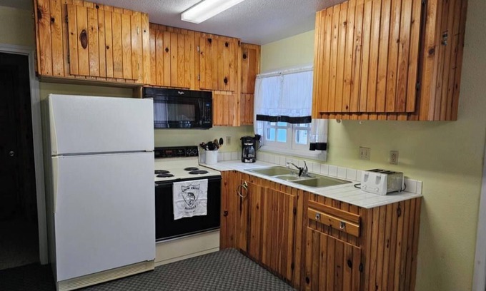 Nevis Cabin | Crow Crest Lodge Resort Cabin 9a Stunning Sunsets, Family Getaway