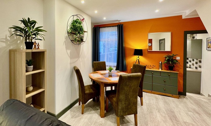 Cleethorpes Apartment | Ocean View Getaway at Crow Hill House - Family Friendly Stay