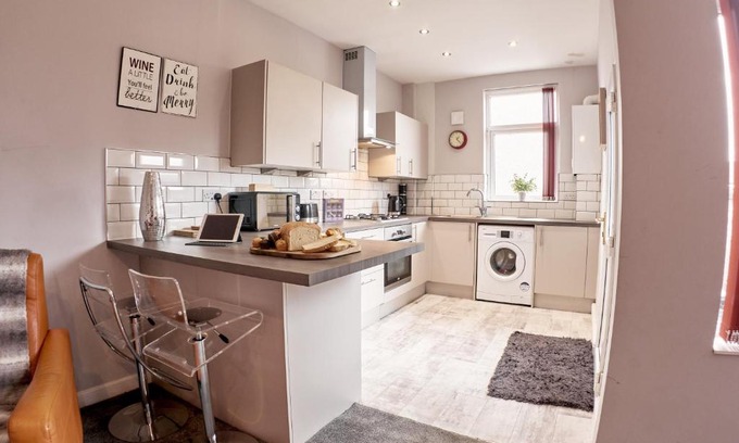 Darwen Apartment | Discover Family-Friendly Comfort at Crown House Hotel