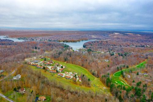 Treasure Lake Hotel | Relaxing Ocean View Retreat at Crown Resorts Silverwoods
