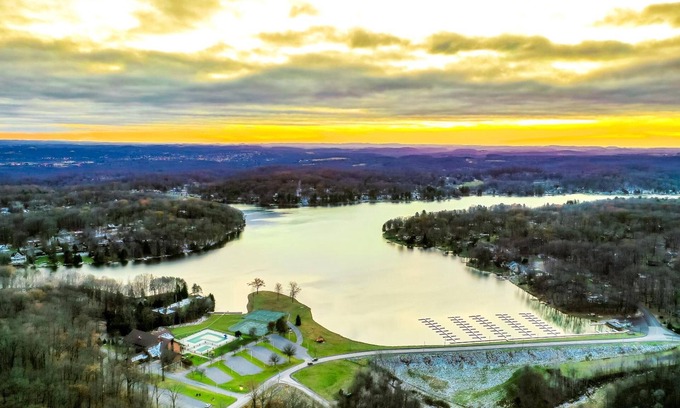 Treasure Lake Apartment | Discover Crown Resorts at Wolf Run: Oceanfront Getaway