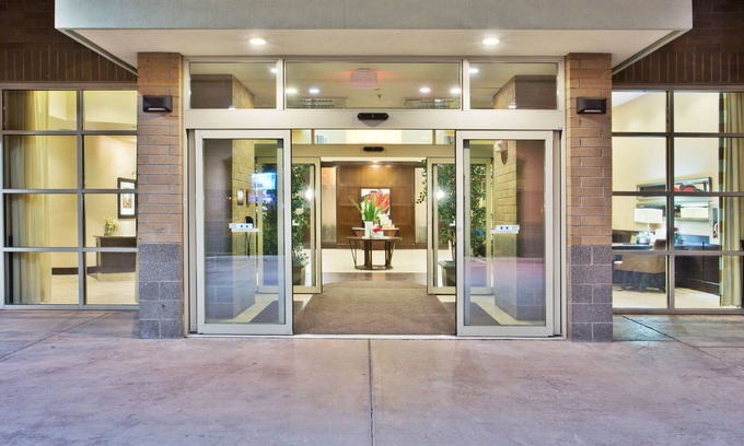 Midtown Anchorage Hotel | Discover Crowne Plaza Anchorage Midtown: Spa & Pool Access