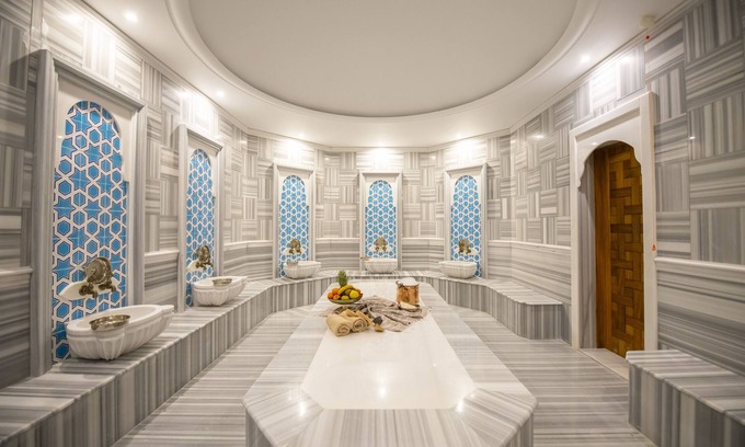 Yenimahalle Hotel | Experience Crowne Plaza Ankara: 5-Star Comfort Awaits