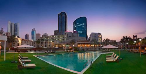 Diplomatic Area Hotel | Elegant Crowne Plaza Bahrain with Oceanfront Views & Spa