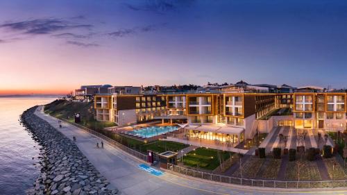Bakırkoy Hotel | Discover Crowne Plaza Florya Istanbul: Five-Star Comfort