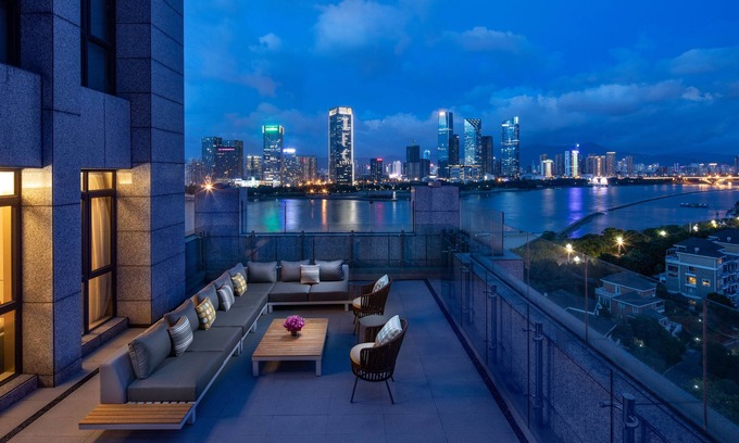 Cangshan Hotel | Relaxing Stay at Crowne Plaza Fuzhou South with Pool & Spa