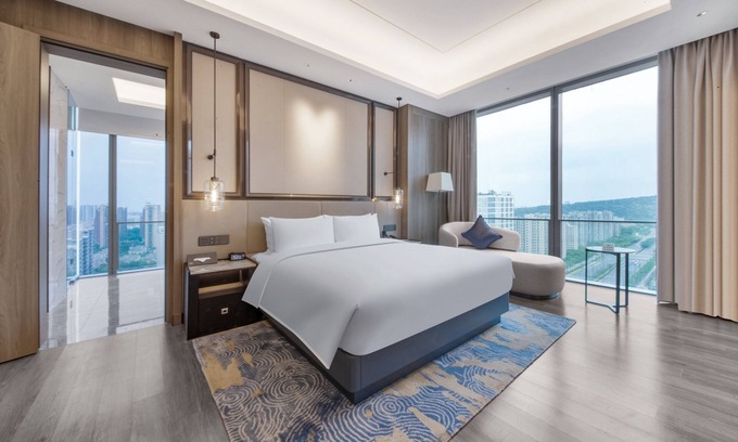 Yuhang District Hotel | Relax at Crowne Plaza Hangzhou Linping with Family-Friendly Perks