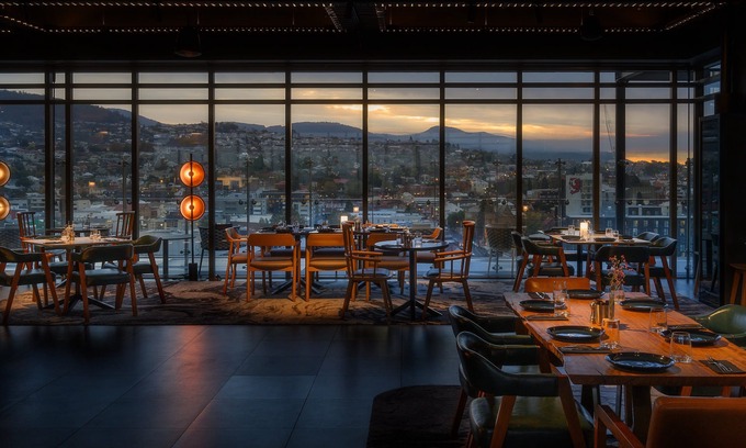 Hobart Central Business District Hotel | Indulge at Crowne Plaza Hobart - 4-Star Comfort Awaits