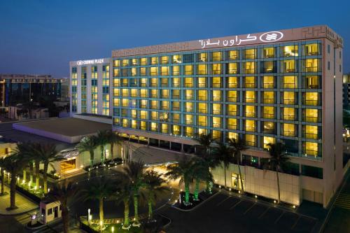 Al-Hamra'a Hotel | Elegant Crowne Plaza Jeddah: Pool, Spa & Family Friendly