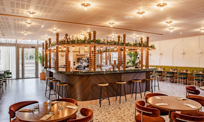 6th Arrondissement Hotel | Invite Relaxation at Crowne Plaza Lyon - Cité Internationale