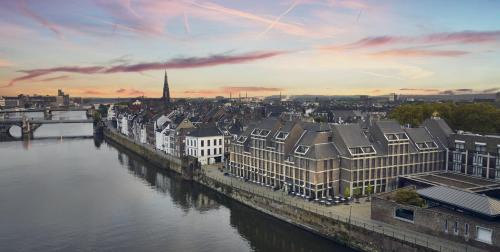 Wyck Hotel | Relax at Crowne Plaza Maastricht: Pet-Friendly & Spa Services