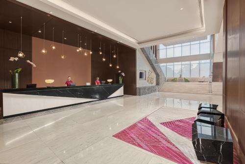 Ortigas Center Hotel | Relax at Crowne Plaza Manila Galleria: Pool & Spa Awaits
