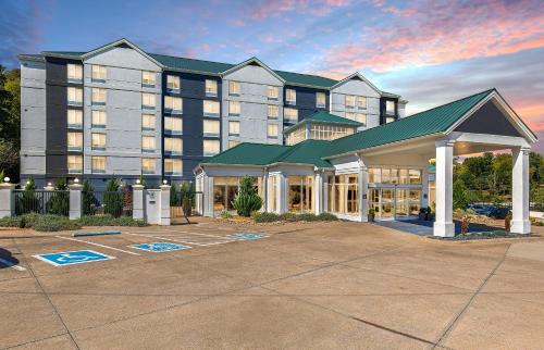 Nashville Hotel | Elegant Nash Haus Hotel: Pet-Friendly 5-Star Retreat