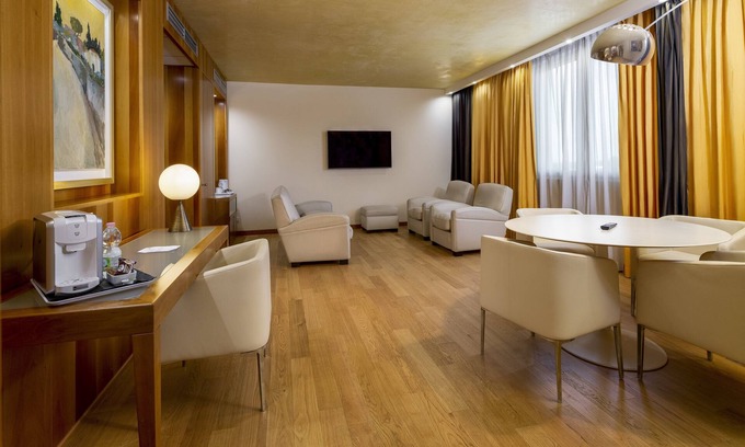 Padova Hotel | Discover Crowne Plaza Padova: 4-Star Comfort Awaits