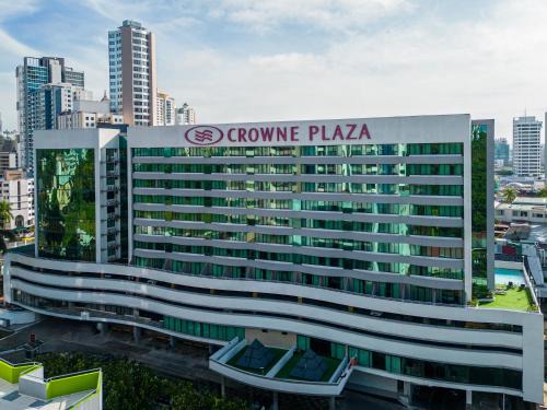 Panama City Hotel | Relax at Crowne Plaza Panama – 4-Star Oceanfront Retreat