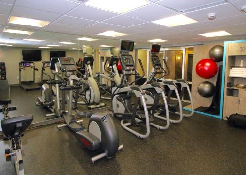 Montebello Hotel | Discover Crowne Plaza Suffern-Mahwah: Pet-Friendly Retreat