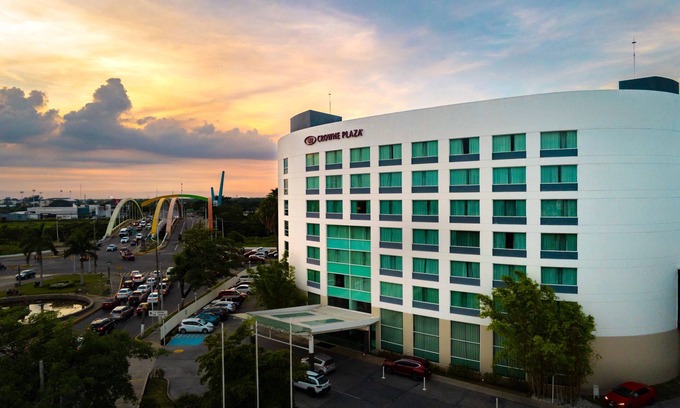 Villahermosa Hotel | Discover Crowne Plaza Villahermosa: Guest Rated 9/10