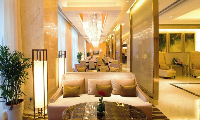 Yichang Hotel | Relax at Crowne Plaza Yichang, an IHG Hotel with Pool & Spa