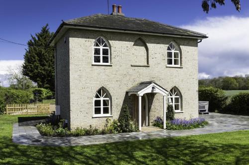 Pattiswick House | Welcoming Crows Hall: Ideal for Families and Pets