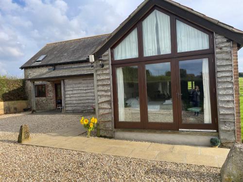 Pulham House | Cozy Crowthorne Retreat: Family & Pet-Friendly Stay