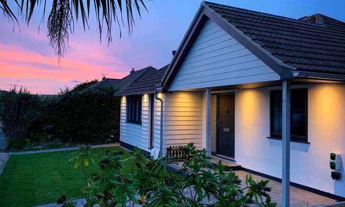 Croyde House | Perfect Getaway at Sandy Beau with Oceanfront Views