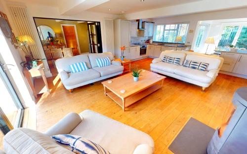 Croyde House | Oceanfront Bliss at Croyde SurfSup - 4-Star Retreat