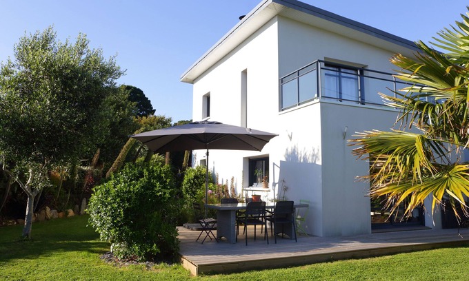 Crozon House | Modern Crozon House with Ocean View Near Goulien Beach