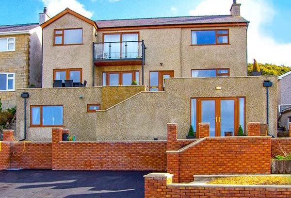 Y Felinheli Apartment | Discover Crud yr Awel: Child-Friendly 4-Star Retreat