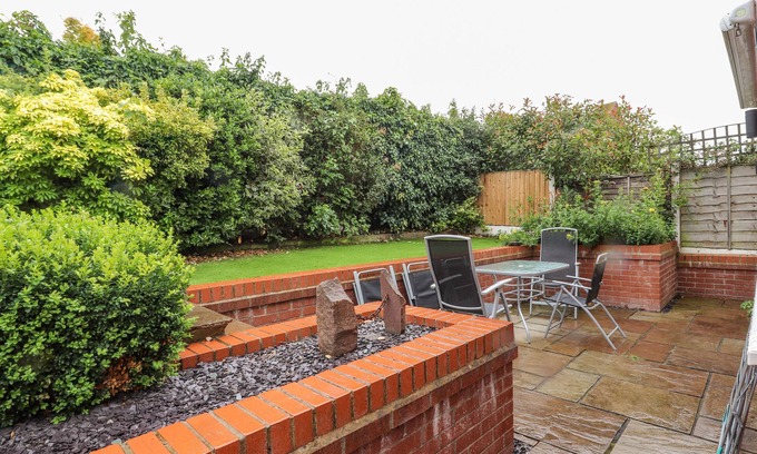 Frodsham Cottage | Cozy CRUMMOCK: Pet-Friendly Cottage in Frodsham