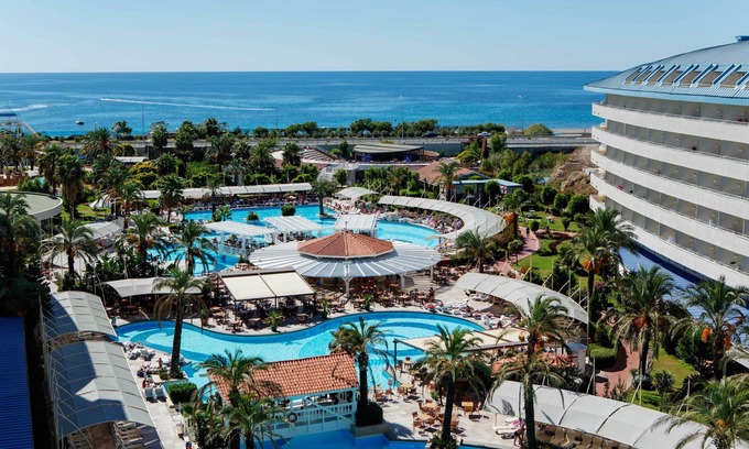 Cenger Resort | Enjoy Crystal Admiral Resort Suites & SPA - All Inclusive Escape