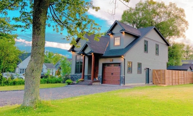 Crystal Beach House | Family-Friendly Crystal Beach Villa with Kitchen Amenities