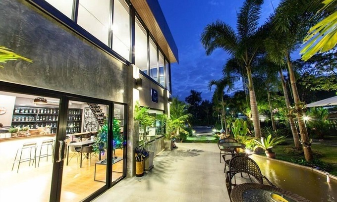Loei Province Hotel | Discover Comfort at Crystal Box Hotel with Family-Friendly Amenities