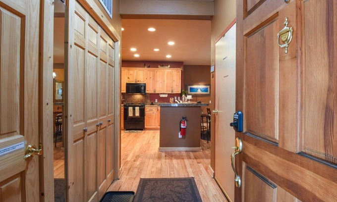 Crystal Bay House | Guest Rated 10/10: Crystal Charm Condo Near Beaches & Skiing