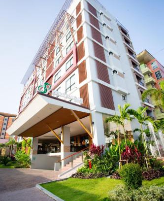Rayong Hotel | Oceanfront Crystal Jade Hotel with Pool & Restaurant