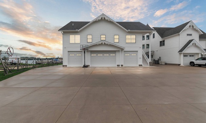 Crystal Condo | Family-Friendly Crystal Lake Beachfront Condo with Pool