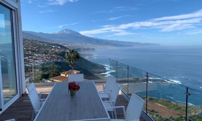 Sauzal Villa | Elegant Crystal Ocean Villa with Stunning Oceanfront Views