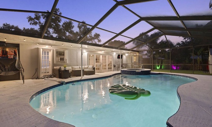 Clearwater House | Crystal Palms | Pool, Hot Tub, Game Room