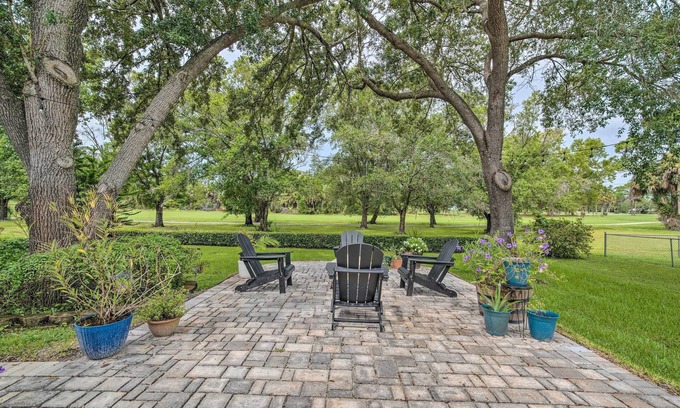 Crystal River House | Inviting Crystal River Gem Close to Three Sisters Springs!