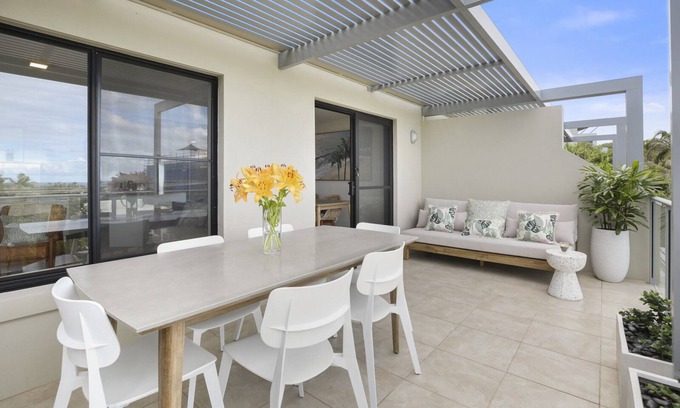 Sunshine Beach Apartment | Pet-Friendly Crystal Shores Unit 2 near the Beach, Rated 9.8