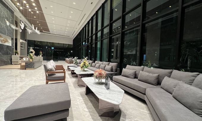 Srisa Chorakhe Noi Hotel | Discover Crystal Srivaree Suvarnabhumi Hotel with Pool & Spa